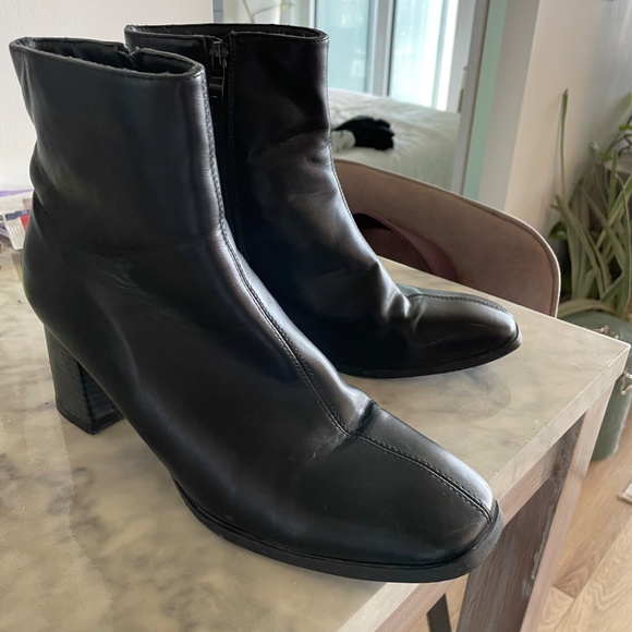 Pretty Little Thing Ankle Booties - Picture 4 of 6